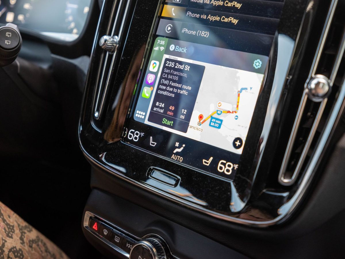 The GPS system in a car displays traffic on the route from Berkeley to downtown San Francisco